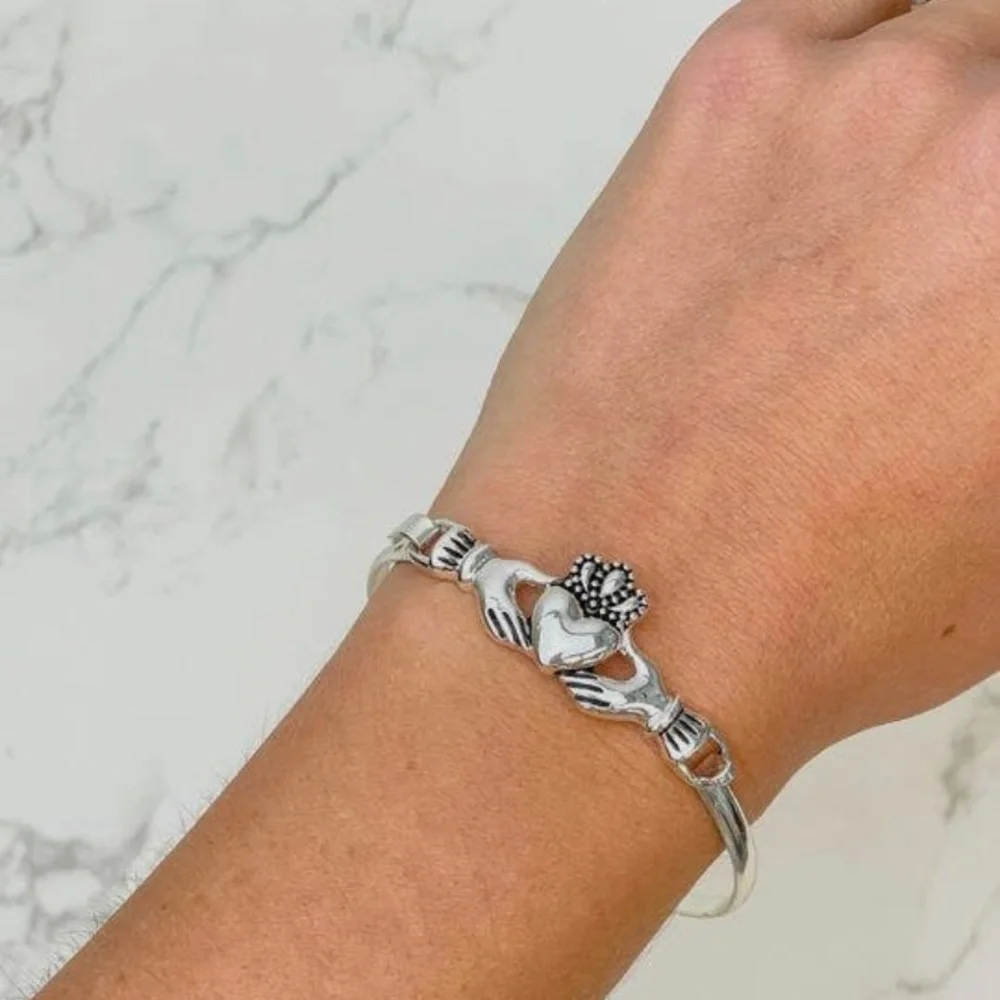 Claddagh silver bangle - Picture 1 of 1